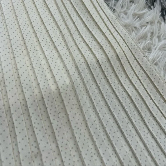 Uniqlo Chiffon Pleated Long Skirt - Picture 5 of 8